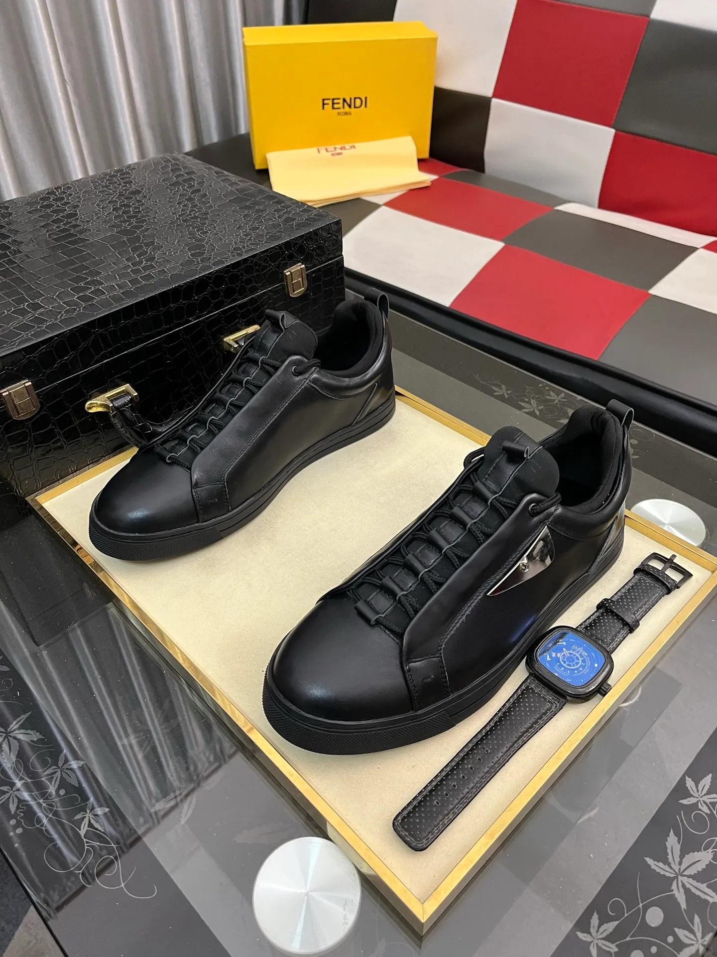 Men's Men's Shoes 💰: 420⌚️⌚️[Fendi] Fendi's latest high-top casual shoes for men! Available at counters simultaneously! A one-to-one replica of the original. The surface is made of imported high-tech waterproof mesh, the interior is made of first-layer water-dyed cowhide, and the original factory-supplied rubber outsole is used. Leading new fashion concepts. Matching code: 38-442️⃣Colors available